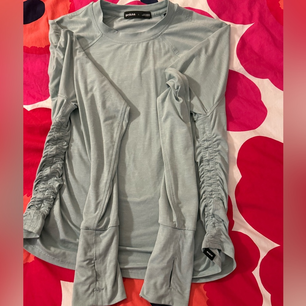 prAna Women's light blue Long-Sleeve Ruched Side Top